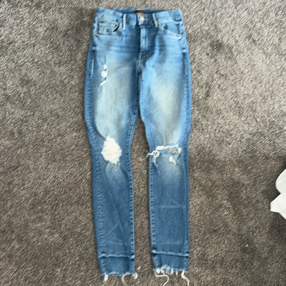 MOTHER High Waisted Looker Ankle Chew Jeans in Push the Envelope inseam 29”. - Picture 7 of 17